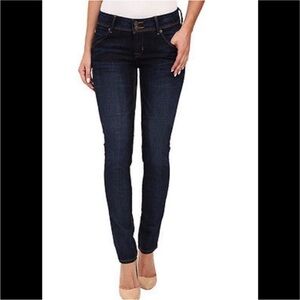 Hudson Maddox Skinny In Lisa Indigo Wash